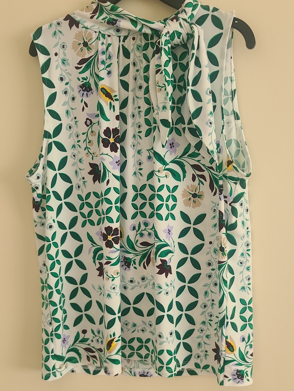 NWT Ann Taylor White & Green Floral Tie-Neck Camisole